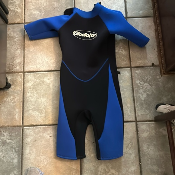 Gladiator half wet set girls size 14 shorty for surfing